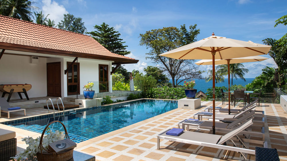 Infinity View - Breezy pool area